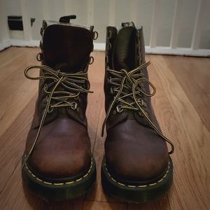 DOC MARTENS HIKING BOOTS SIZE 8 NEVER WORN BROWN